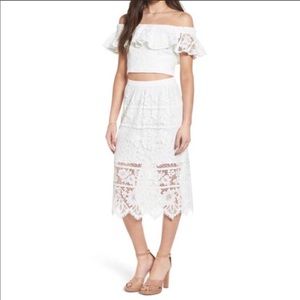WAYF white lace crop top